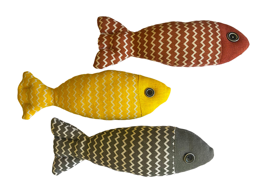 Poisson peluche pour chien et chat, 22cm de long, souple dans un tissu en maille costaud, 3 variantes de couleur : jaune - rouge - gris